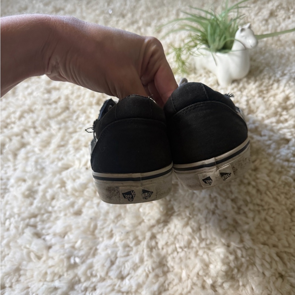 Vans off the wall skater shoes Black and White Low Top Skate Sneakers - Picture 4 of 10
